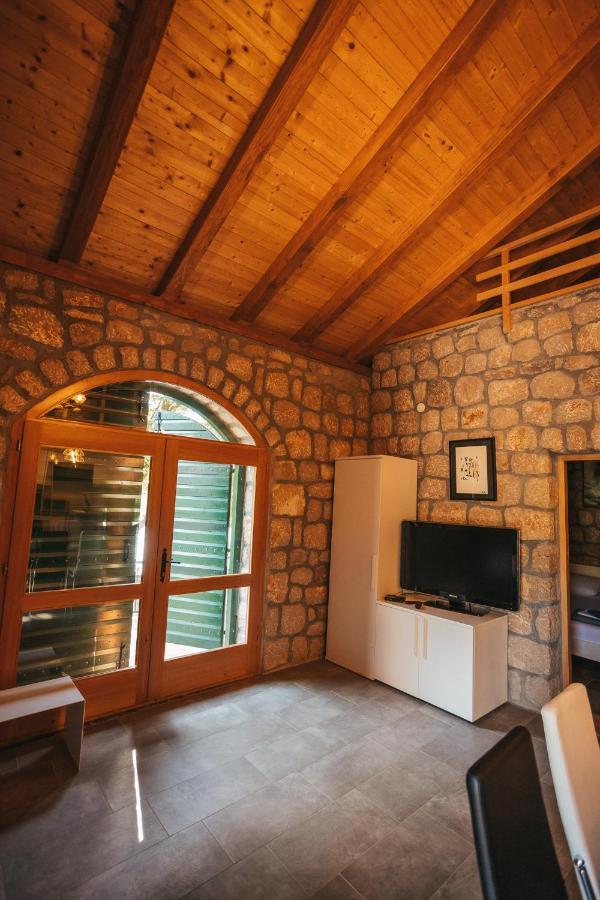 River Huts Zrmanja Obrovac Εξωτερικό φωτογραφία